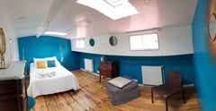Sur une péniche luxueusement réaménagée en 2018, la Junior Suite de 40 m2 se com Paris, France Junior Suite sur Péniche à Paris Boat vacation rental 28339595