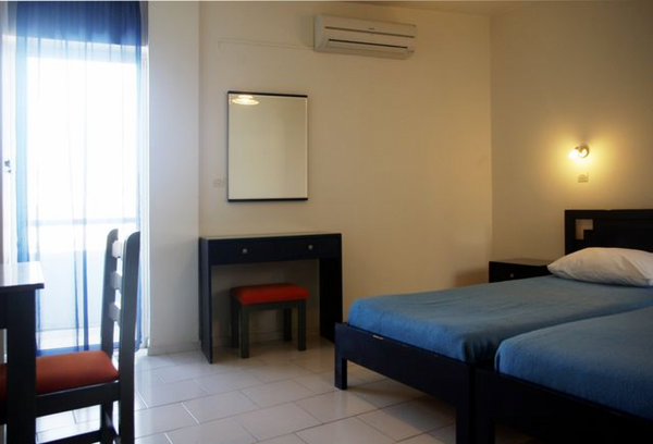 Studio 30m², with 2 beds. Quiet, bright and breezy, small balcony. On the back s  Klery Studios - Economy Studio, 2 beds Entire rental unit vacation rental 20153941