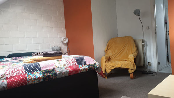 Enjoy easy access to everything from this perfectly located home base.  <br /><b Brussels, Belgium Private room in the center of Brussels Private room in rental unit vacation rental 49635733