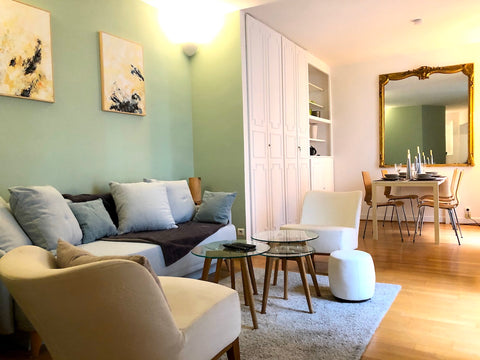 Beautiful Parisian apartment, located at the corner of Trocadero, on the 1st flo  L'appartement Magdebourg Entire rental unit vacation rental 5036645