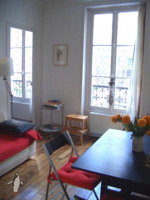 <b>The space</b><br />This cozy and sunny 34 square meters , 1 Bedroom, apartmen Brussels, Belgium one bedroom appartment center Paris Entire rental unit vacation rental 1336149