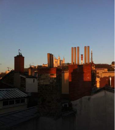 Appartement cosy en plein coeur de St Nizier (proximité quai de saone) , à 2min  Lyon, France Plein centre, Fête des Lumières Entire place vacation rental 9286341