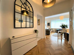Very nice 2 room apartment of 85 m2 on the ground floor, lots of windows, light/  Quiet 2 bedroom flat close to the center Entire rental unit vacation rental 53245900