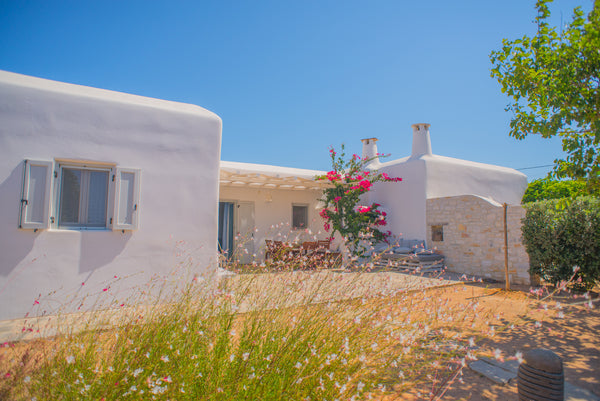 Villa Flower is a cozy apartment which is part of Villa Maggie Complex. <br />Th Voutakos Parou, Greece Flower Villa Entire rental unit vacation rental 32509123