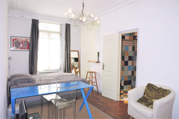 Beautiful studio of 30 m2 renovated in modern style, located on the ground floor Paris, France Studio 30m2 historical center district St Germain Entire rental unit vacation rental 19430340
