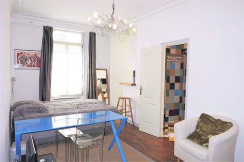 Beautiful studio of 30 m2 renovated in modern style, located on the ground floor Paris, France Studio 30m2 historical center district St Germain Entire rental unit vacation rental 19430340
