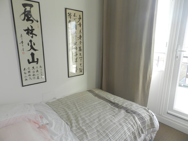 Quiet and cosy small bedroom (around 6sq.m., double bed 130x190cm) with a balcon Paris, France Bedroom in the sky, view on the Eiffel Tower Private room in bed and breakfast vacation rental 3995560