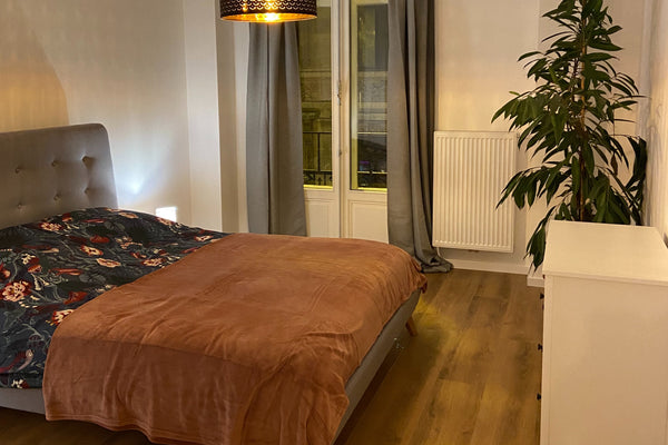 Appart spacieux et lumineux en plein coeur de Bruxelles. Il dispose de 4 balcons Brussels, Belgium En plein ❤️ du piétonnier de Bruxelles 6p /90m2 Entire rental unit vacation rental 42480497