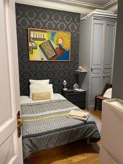 Bedroom to rent only for women, five minutes walking to Arc de Triomphe and Cham Paris, France Bedroom Paris Arc de Triomphe, “ladies only “ Private room in rental unit vacation rental 29856026