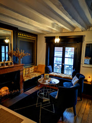 On the 6th and last floor with elevator, a quiet place. In the heart of the peni Lyon, France Refined boudoir in Lyon in Hyper centre Entire rental unit vacation rental 25885285