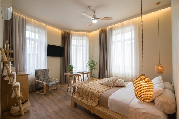 Smaragda is the self-sufficient and strong-willed one. A 29 s.q. suite, it is un Athens, Greece Acropolis Boutique Hotel | Ederlezi Smaragda Private room in guest suite vacation rental 43733503