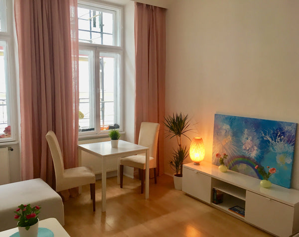 Das Apartment befindet sich in einer ruhigen Straße, nahe der  berühmten Wiener  Vienna, Austria Nice Apartement near City & Castle Schönbrunn Entire rental unit vacation rental 23007177