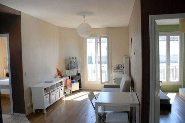 In the heart of the 15th<br />10 min walk to the Seine and parc Andre Citroen <b Paris, France Cosy light apt, friendly area, 2 br Entire rental unit vacation rental 6129434