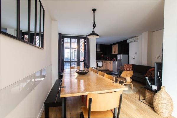 Within minutes of Bastille and Marais, that beautiful loft for 10 people / 4 roo Paris, France CHEMIN VERT 4 Entire rental unit vacation rental 4766765