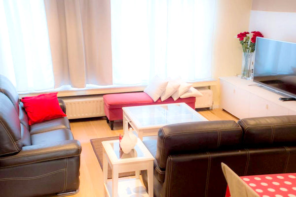 This house, located in Jette, is ideal for 9 vacationers. It offers 3 bedrooms a Paris, France 3 bedrooms house with city view and wifi at Jette Entire home vacation rental 30617971