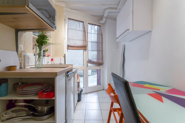 Studio 20m2 en duplex (en bas : cuisine, sdb, en haut : chambre), donnant sur un Saint-Étienne, France Studio 20 m2 Quai de Rhône Entire place vacation rental 9689404