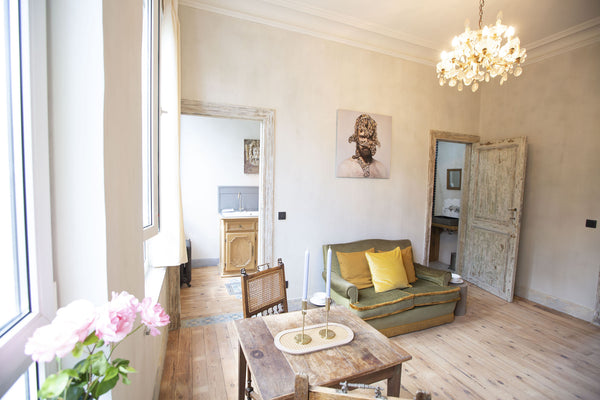 Situated in Schaerbeek with all the commodities, bars ,restaurants and public tr Schaerbeek, Belgium One bedroom flat in an artists' house Entire rental unit vacation rental 43906614