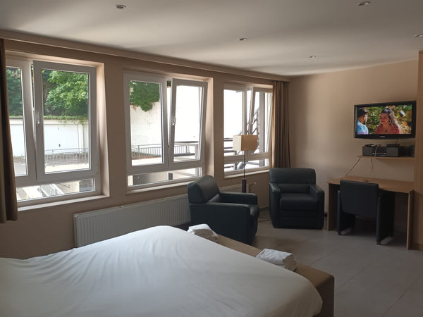 This new building is located not far from European Community, and it has easy ac Brussels, Belgium Studio en résidence Entire rental unit vacation rental 663664174049556328