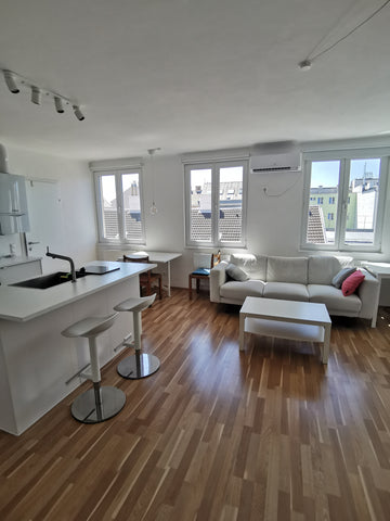 Apartment in the 18th district, with a big living room and a bedroom with king-s Vienna, Austria Modern, sunny apartment with A/C close to centre Entire rental unit vacation rental 44509719