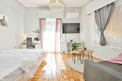 Hello everyone!We are Dina and Nikitas and we would love to host you!Our newly r GR 🌎Cozy Studio- 5min walk to the main metro Entire rental unit vacation rental 39361915