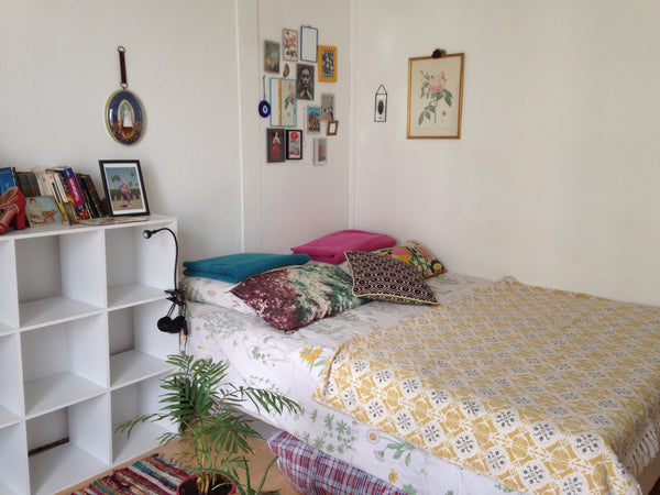 Studio lumineux et cosy à deux pas du canal St Martin. Convient pour 2 personnes Paris, France Studio cosy sur le Canal St Martin Entire rental unit vacation rental 19181698