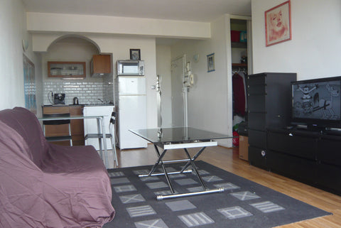 Appartement avec balcon de type T2 calme et lumineux en centre ville de Bordeaux  Appartement T2 Barrière St-Genès Entire condo vacation rental 36519995