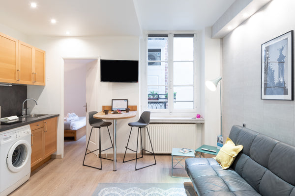 Nestled on the 5th floor of a beautiful old building with lift, you will appreci Rennes, France ART HOME - T2 au coeur de Lyon Entire rental unit vacation rental 633137722489249004