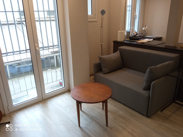 Small, and in a central location! Perfect for anyone who wishes to explore the c GR Cute and modern little studio. Entire condo vacation rental 611533877344797990