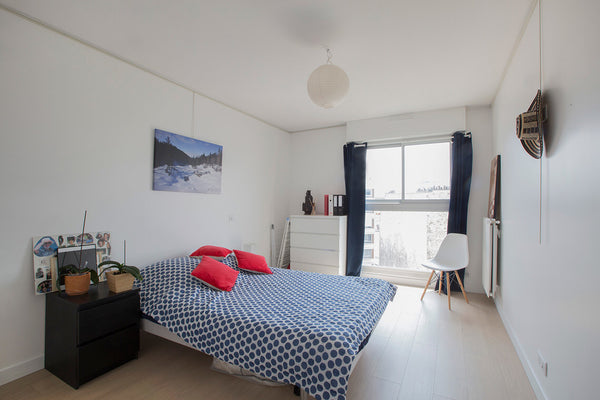 Appartement de 82 m2 totalement rénové en août 2015. <br /><br />Dernier étage ( Paris, France Chambre dans appt recent avec vue Private room in rental unit vacation rental 10949817