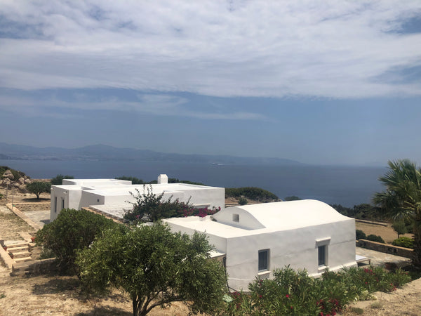 Positioned on a small peninsula on the southeastern tip of the island, this whit Athens, Greece Secluded beachfront villa in Paros Entire villa vacation rental 659064333161604596