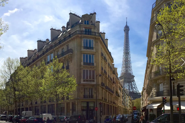 Our place is close to  Eiffel Tower, Les Invalides, Musée d'Orsay, Musée Branly. Neuilly-sur-Seine, France Lovely flat near Eiffel Tower and Invalides Entire rental unit vacation rental 18232933