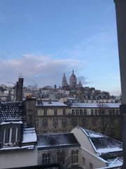 Situé en plein coeur du village de Montmartre, dans le quartier des Abbesses cet Paris, France Village Montmartre : appt cosy vue & Sacré Coeur Entire rental unit vacation rental 23390394