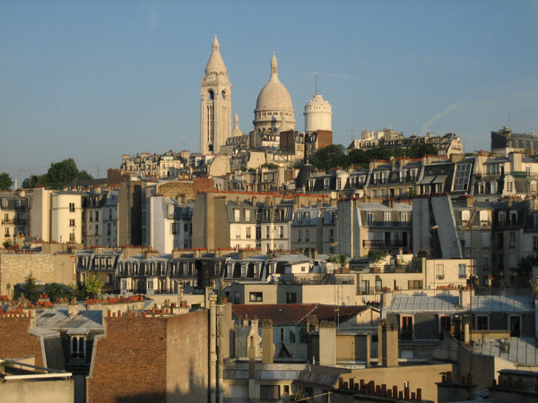 Dans le 18e, ce studio lumineux, moderne et élégant offre une vue imprenable sur Paris, France Montmartre - Vue sur le Sacré Coeur Entire rental unit vacation rental 11250671