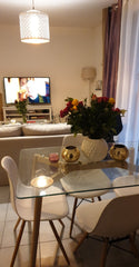 très accueillant et chaleureux mon appartement de 42 me se situe au 1er étage av Lyon, France espace de detente Entire rental unit vacation rental 45206281