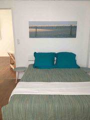 Cette maison individuelle, entièrement rénovée,  est idéalement située à Merigna Mérignac, France Maison de vacances en ville : calme et proximité Entire home vacation rental 36558130