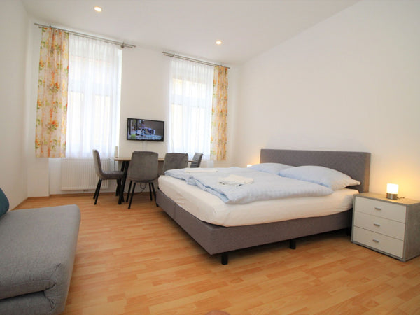Note: You can directly book the best price if your travel dates are available, a Austria Meidling for 4 persons Entire rental unit vacation rental 660515205974149786