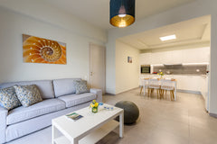 Relax and enjoy the Sun and the Sea!<br />Seashell Apt is a modern apartment loc  Seashell Apt #1 - Vacations next to the Sea Entire rental unit vacation rental 33875379