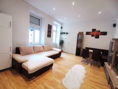 Ruhige, zentrumsnahe, innenhofseitige Wohnung im ersten Stockwerk. In wenigen Ge Grundlsee, Austria Ruhige, zentrumsnahe 50m2  Wohnung Entire condo vacation rental 48050560