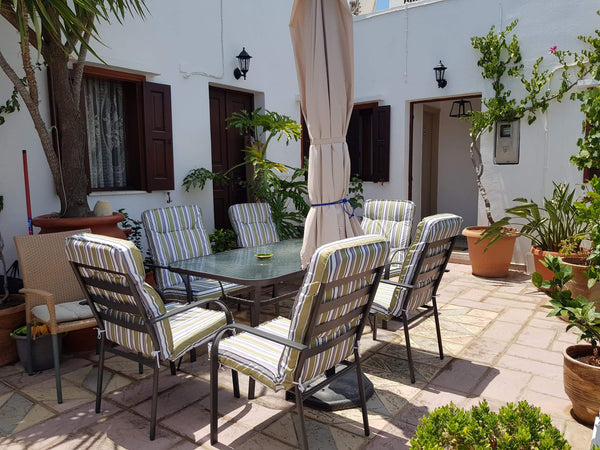 Recently redecorated these studios tjst slerp 2, give one of the best views in l  Stunning views and simple friendly accommodation Private room in rental unit vacation rental 36666282