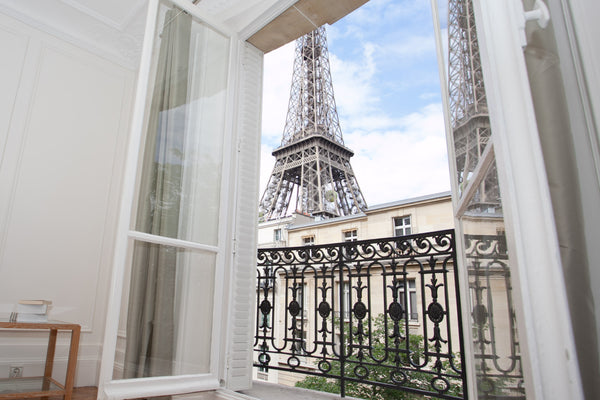Incredible apartment located just in front of the Eiffel Tower fully furnished a Paris, France (115 m2) Eiffel Pearl Apartment Entire rental unit vacation rental 3063849
