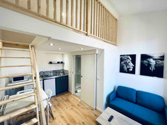 Situé à deux pas d'un quartier commerçant et de l'Hôpital <br />Studio Mezzanine Lyon, France ✨NID DOUILLET CHIC MONTCHAT Entire rental unit vacation rental 52552591