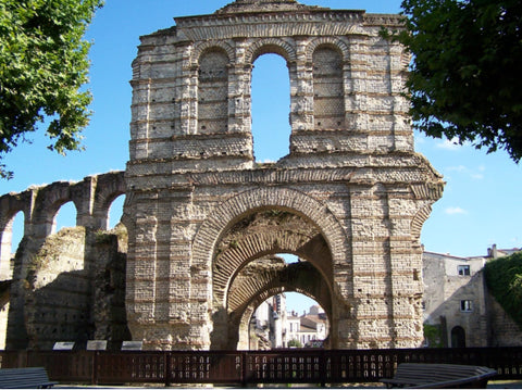 Appartement de 35 M2 - T2<br />( refait à neuf)<br />Plein Sud<br />Situation Tr  Appartement Palais Gallien Entire rental unit vacation rental 35307430