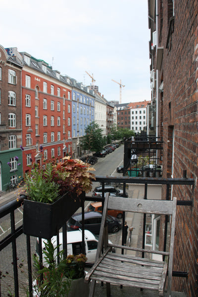Spacious flat perfect for couples and single-travelers. Located in the center of Copenhagen, Denmark Vesterbro-Apartment, with balcony Entire rental unit vacation rental 22595315