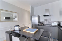 Appartement haut de gamme à deux pas de la Place des Jacobins pouvant accueillir Lyon, France Appartement refait à neuf : plein cœur de Lyon Entire rental unit vacation rental 52020380