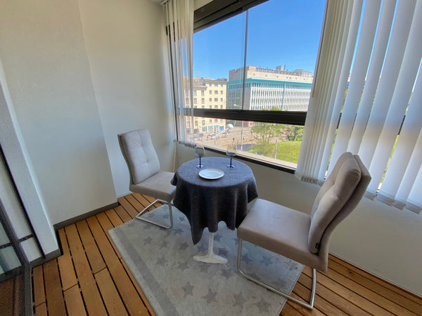 direct train connection from airport (15 minutes)。<br />The condo is located nea Vienna, Austria Yan & Nana's cosy home (7 min to city center) Entire condo vacation rental 22144010