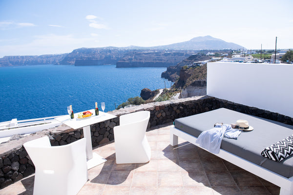 Lower or upper level, 45 square meters, one [1] double bed. Option for one [1] a Greece Avant Garde |Standard Jacuzzi |Caldera View[45 m²] Room in boutique hotel vacation rental 27566762