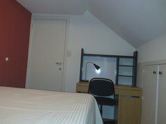Chambre d'hôtes avec lit "Box" pour 1 ou 2 personnes située au calme et à côté d  Chambre d'hôtes au calme à côté de la ville Private room in bed and breakfast vacation rental 705737018030639364