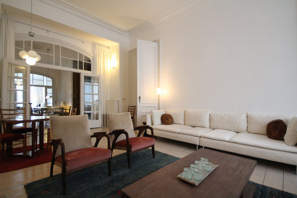 Welcome to our beautiful renovated neoclassic apartment. <br />A 160 square mete Antwerp, Belgium Stylish and bright 19th century loft with terrace Entire loft vacation rental 13427359