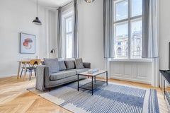 Feel at home wherever you choose to live with Blueground. You’ll love this lovel Vienna, Austria Innere Stadt 2BR w/ Elevator, Best Locale in City Entire rental unit vacation rental 706369974333230480