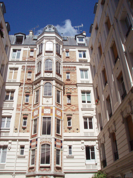 Entre Métro Parmentier et Oberkampf, F3: 2 chambres, séjour, cuisine fermée et s Paris, France Immeuble de charme proche Marais Entire rental unit vacation rental 5803088